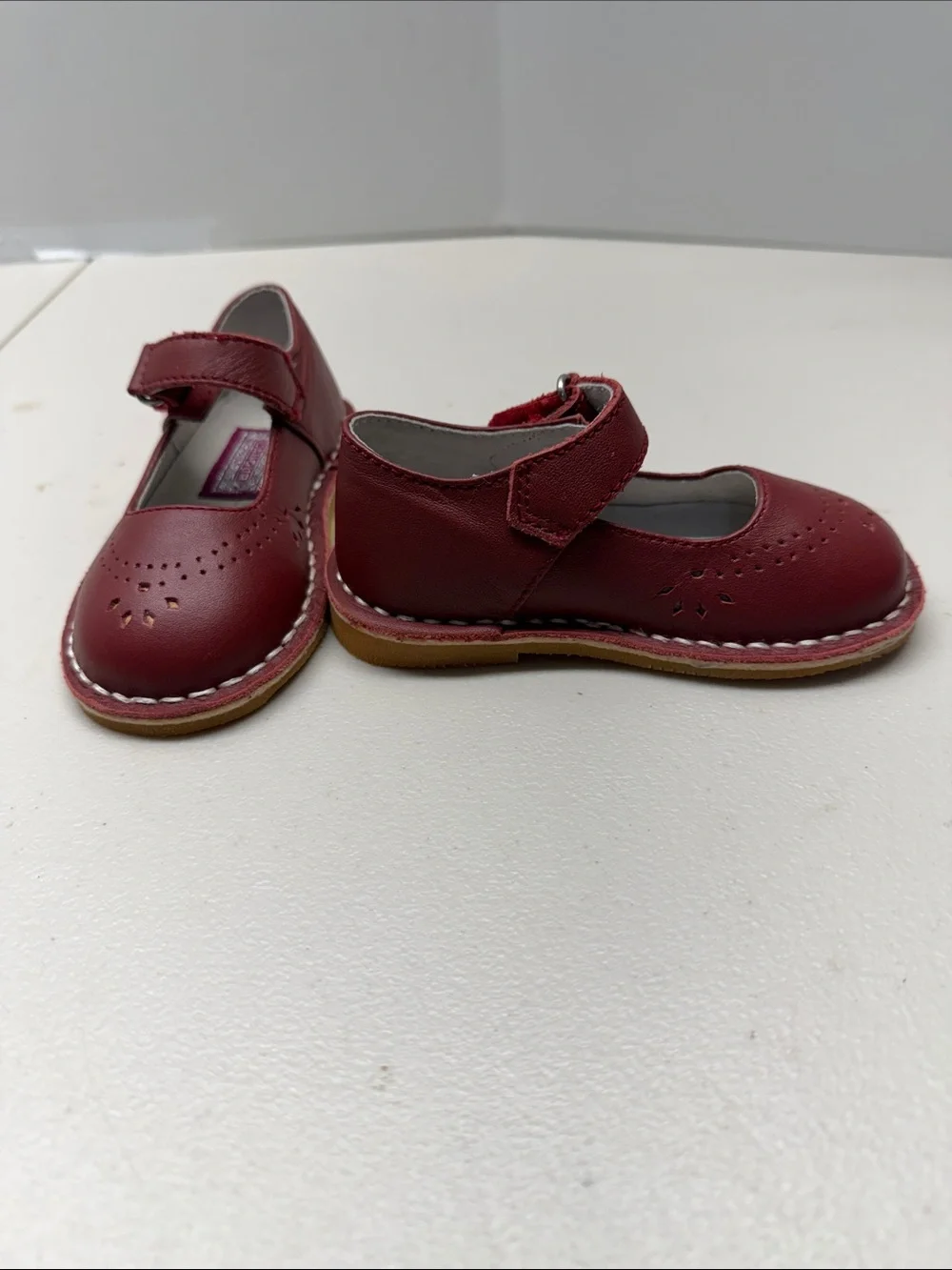 Lamour Girls Burgundy Mary Jane Dress Shoes with Strap. NEW